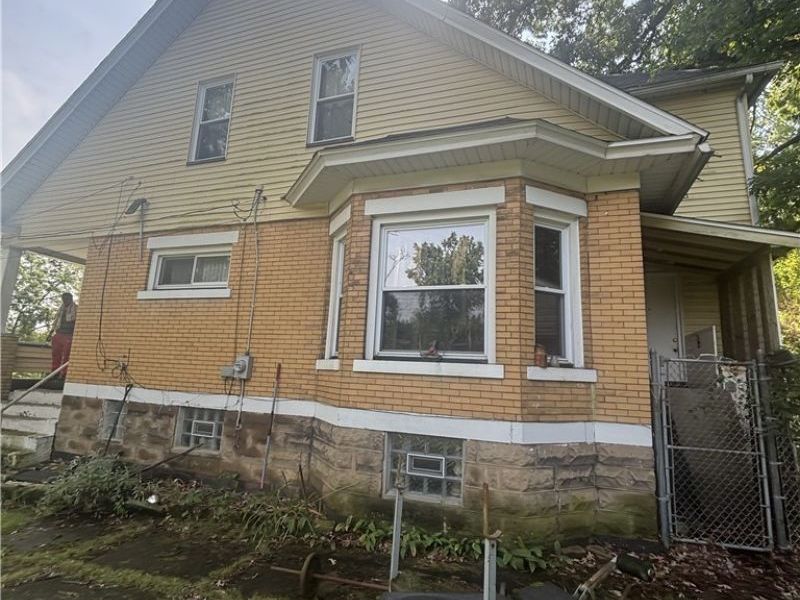 1556 Bryson Street, Youngstown, OH 44505 Photo 2