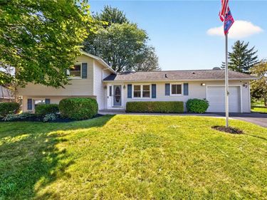 87 Tomahawk Trl , Rochester, NY 14467