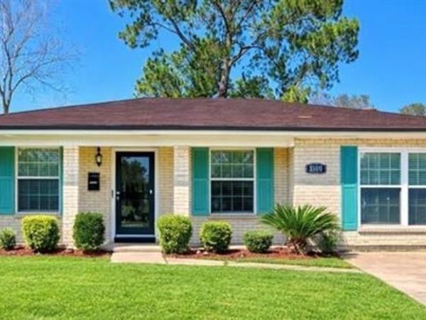 1522 MAPLEWOOD Drive, Harvey, LA 70058