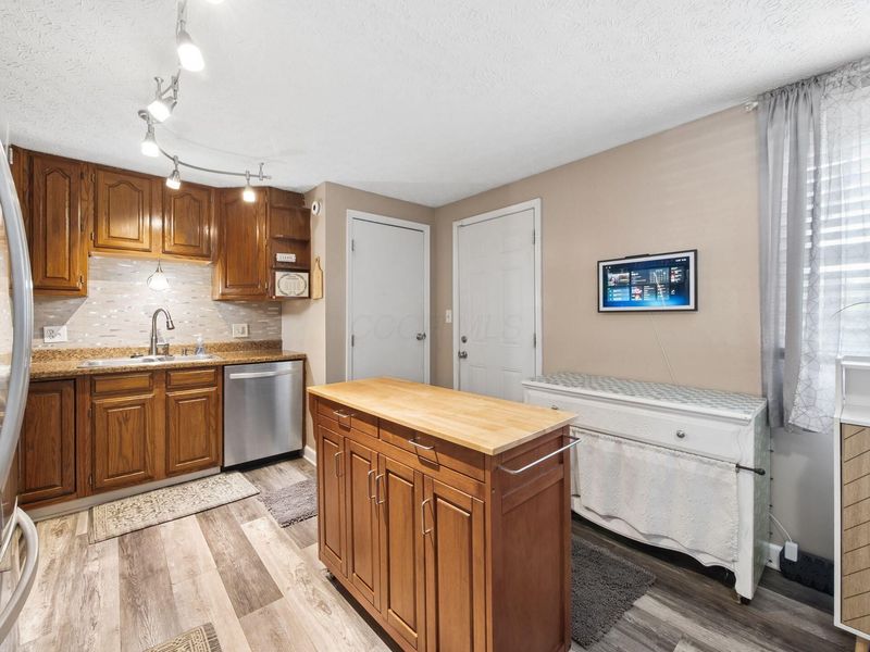 2342 Warfield Drive, Grove City, OH 43123 Photo 11