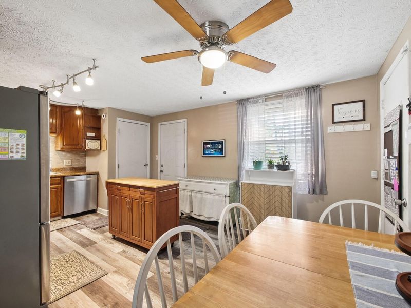 2342 Warfield Drive, Grove City, OH 43123 Photo 16