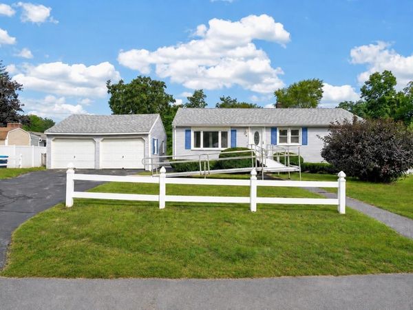 16 Beverly Avenue, Salem, NH 03079