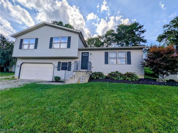 2555 Derick St, Wooster, OH 44691