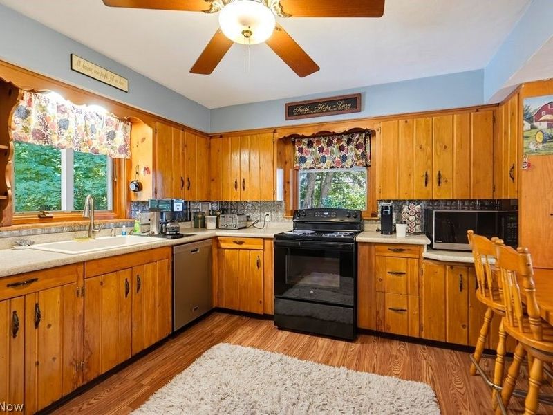 528 Pres Vannes Drive, Dalton, OH 44618 Photo 19
