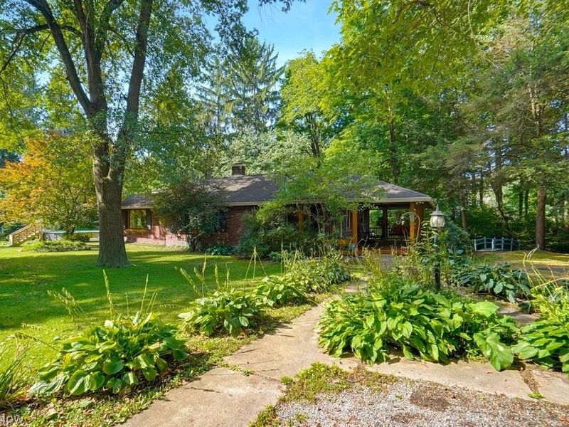 528 Pres Vannes Drive, Dalton, OH 44618 Photo 3