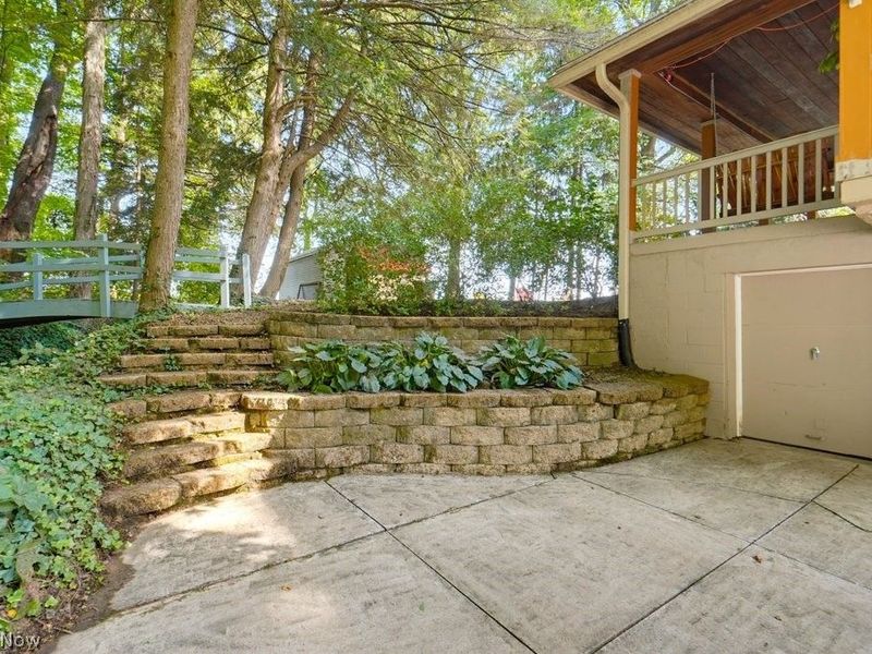 528 Pres Vannes Drive, Dalton, OH 44618 Photo 8