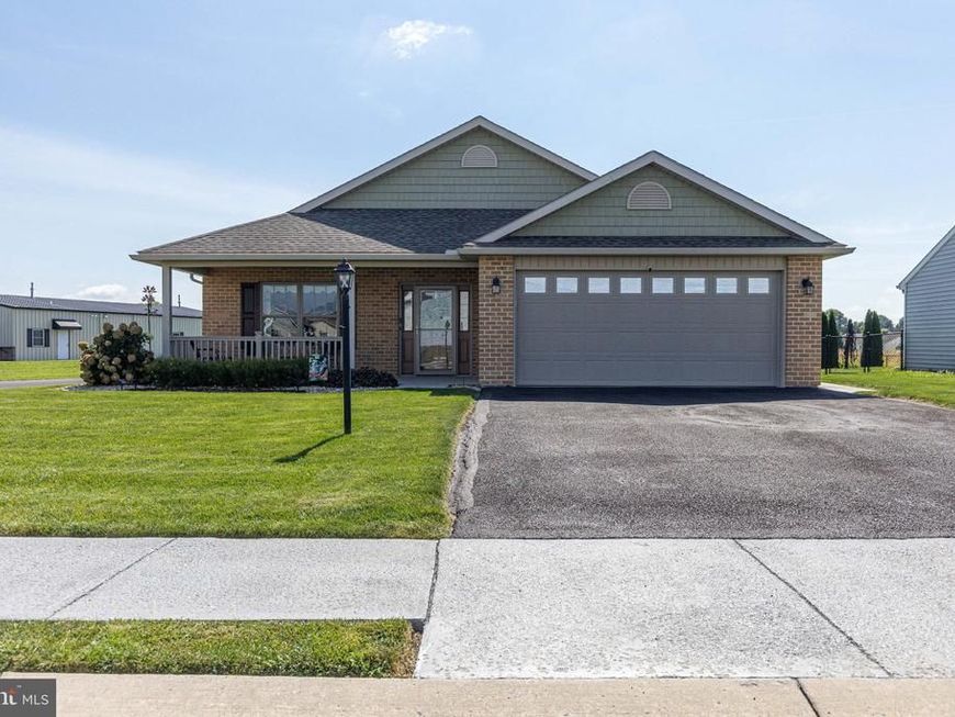 333 Eisenhower Drive, Chambersburg, PA 17201 Main Photo