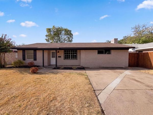 8540 Foxwood Lane , Dallas, TX 75217