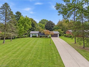 7474 Woodcrest Avenue NE, Canton, OH 44721