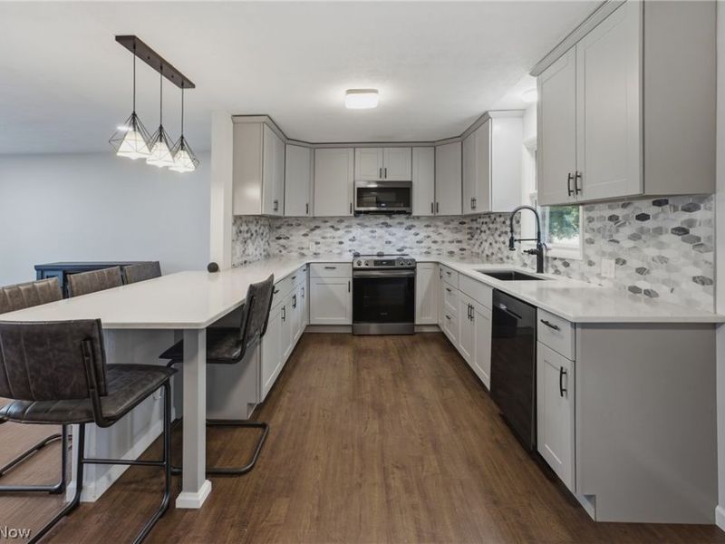 7474 Woodcrest Avenue NE, Canton, OH 44721 Photo 6