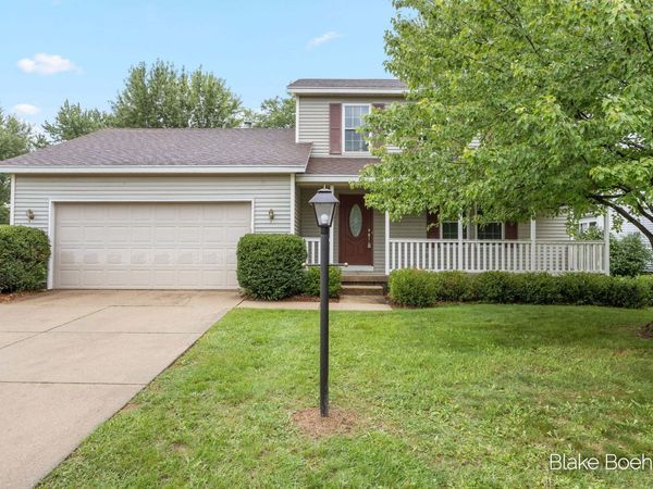 2251 Yorktown Drive SE, Kentwood, MI 49508