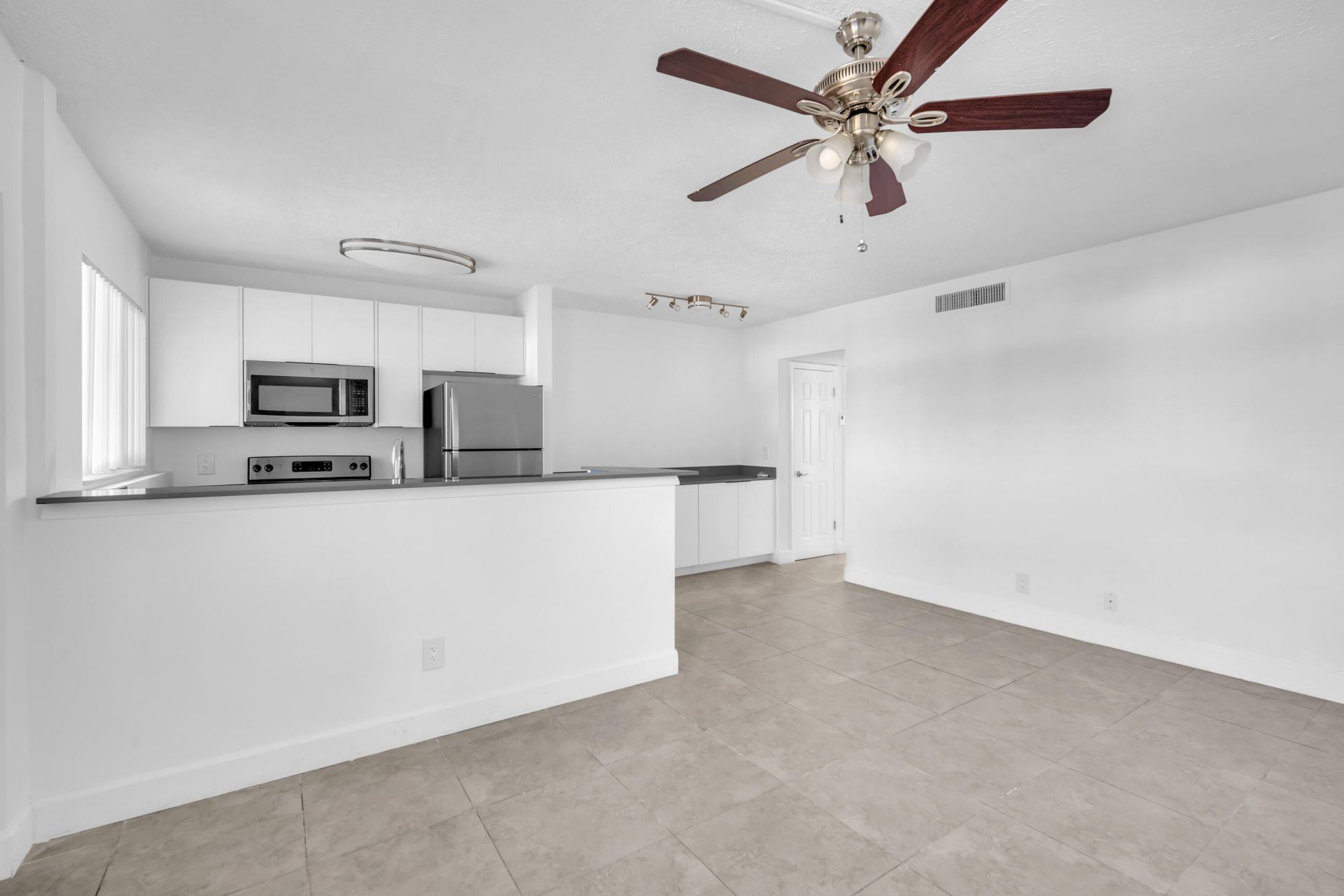 450 W Camino Real, Boca Raton, FL 33432 Photo