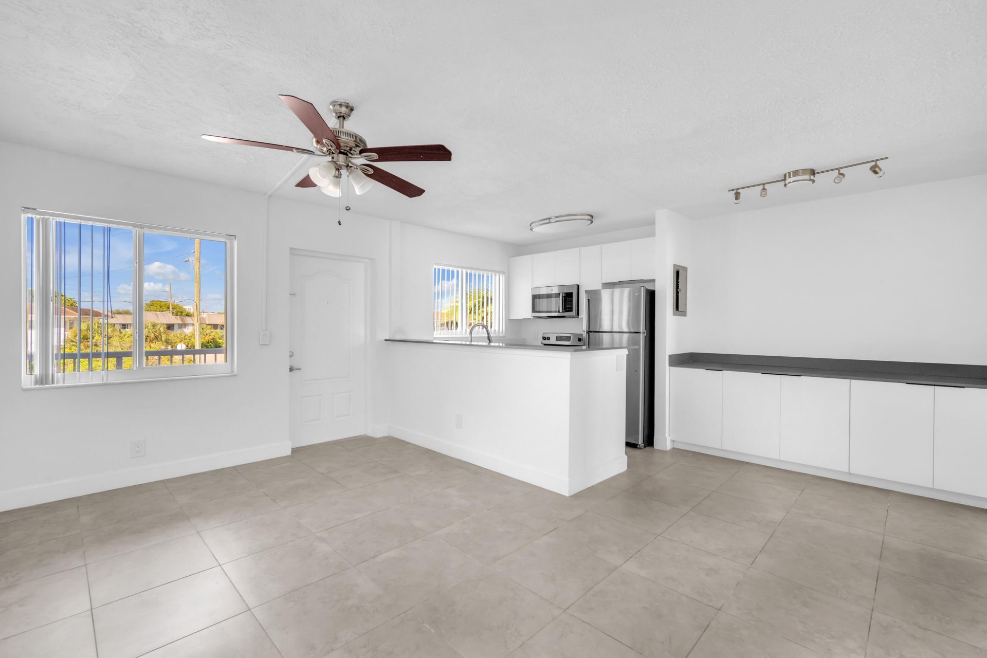 450 W Camino Real, Boca Raton, FL 33432 Photo