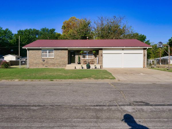 631 N Street NW, Miami, OK 74354