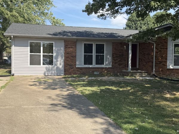 2118 Lambert Dr , Westmoreland, TN 37186