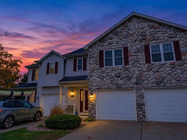 3075 Wyndham Drive, Sun Prairie, WI 53590