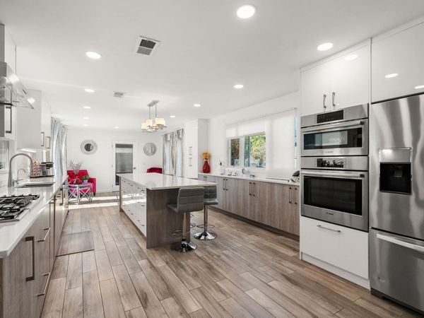 581 California, Newton, MA 02460