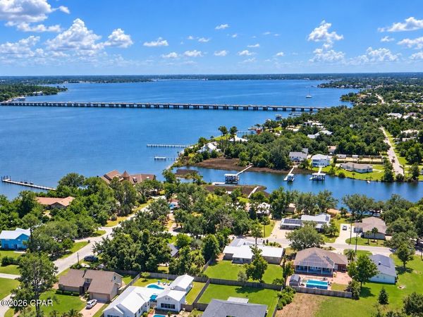 410 Carolina Avenue , Lynn Haven, FL 32444