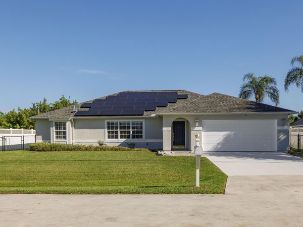 1617 SE North Blackwell Drive, Port St. Lucie, FL 34952