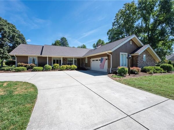 109 Holly Circle , Bermuda Run, NC 27006