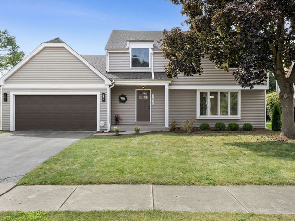 1620 Hemstock Avenue , Wheaton, IL 60189