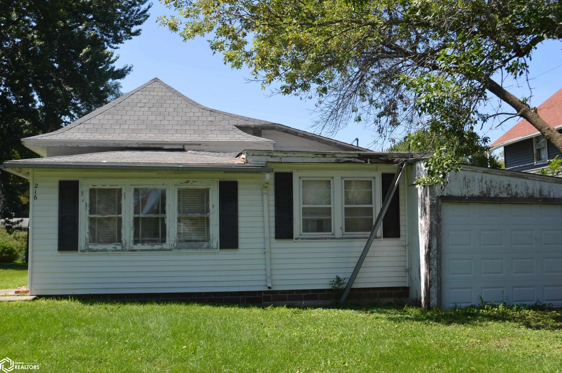 216 S Lynn Street, Thompson, IA 50478 Main Photo