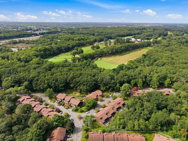 16 Country Club Rd, Unit 16, Peabody, MA 01960