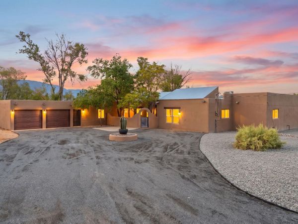 78 El Rey Drive NW, Corrales, NM 87048
