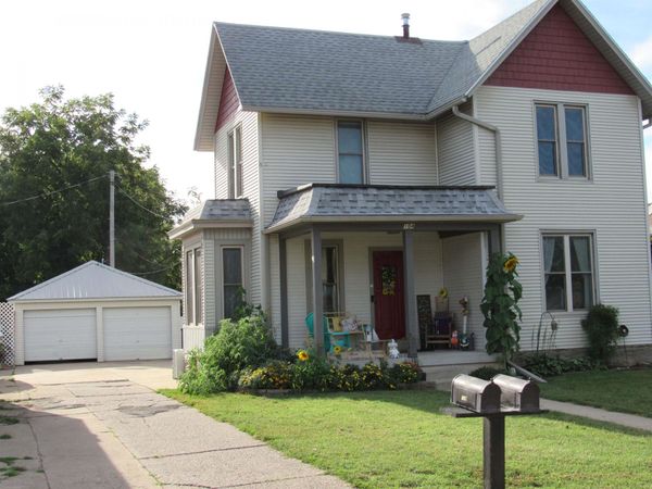 104 S Prospect Street, Maquoketa, IA 52060