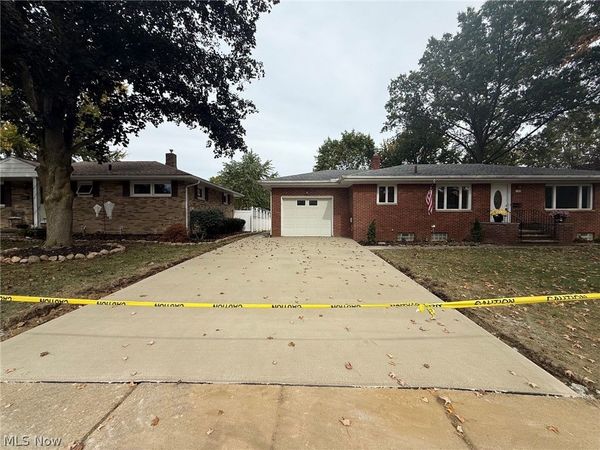 127 Alameda Avenue, Cuyahoga Falls, OH 44221