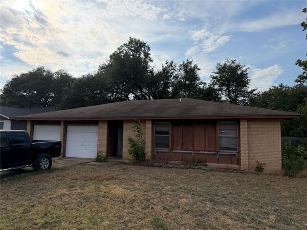 7704 Woodcroft DR, Austin, TX 78749
