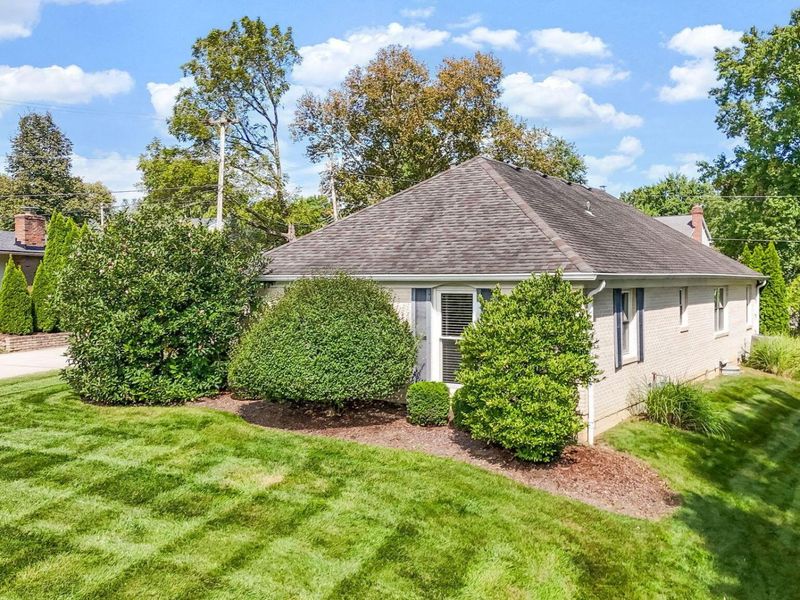 890 Lookout Point Drive, Columbus, OH 43235 Photo 46