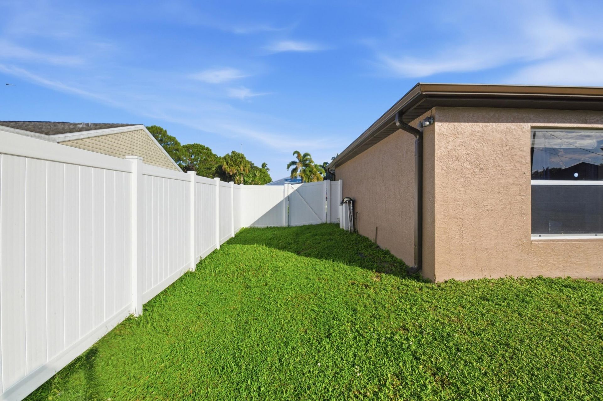 2233 SE West Blackwell Drive, Port Saint Lucie, FL 34952 Photo