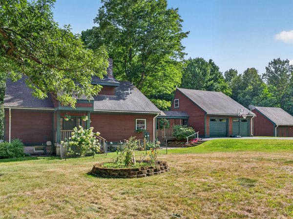 2611 Kennebec Road , Newburgh, ME 04444