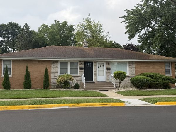 1015 18th Street , North Chicago, IL 60064