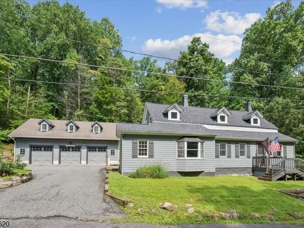 21 Hickory Run Rd, Lebanon, NJ 07830