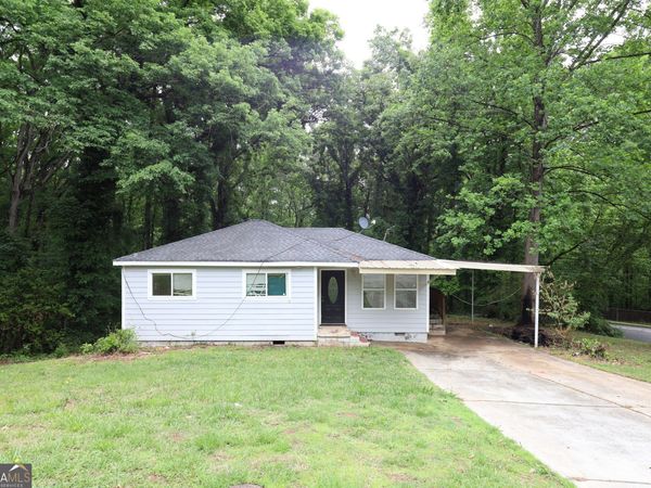 6096 Blackhawk Trail SE, Mableton, GA 30126