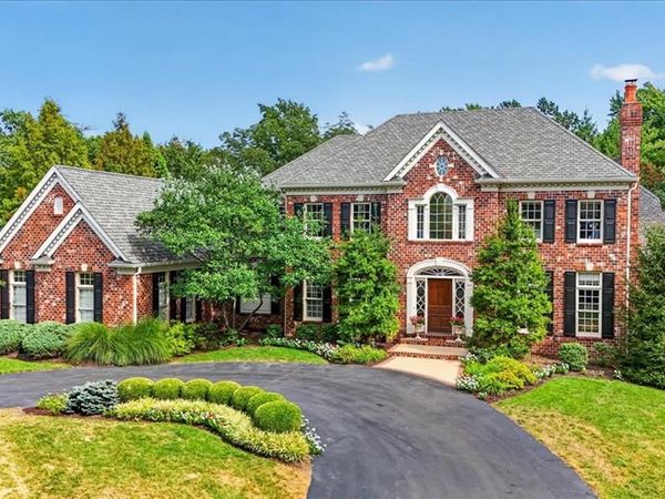 18 Cricklewood Place, Frontenac, MO 63131