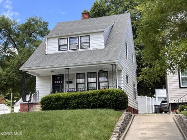 2042 Southmoor Drive, Toledo, OH 43609