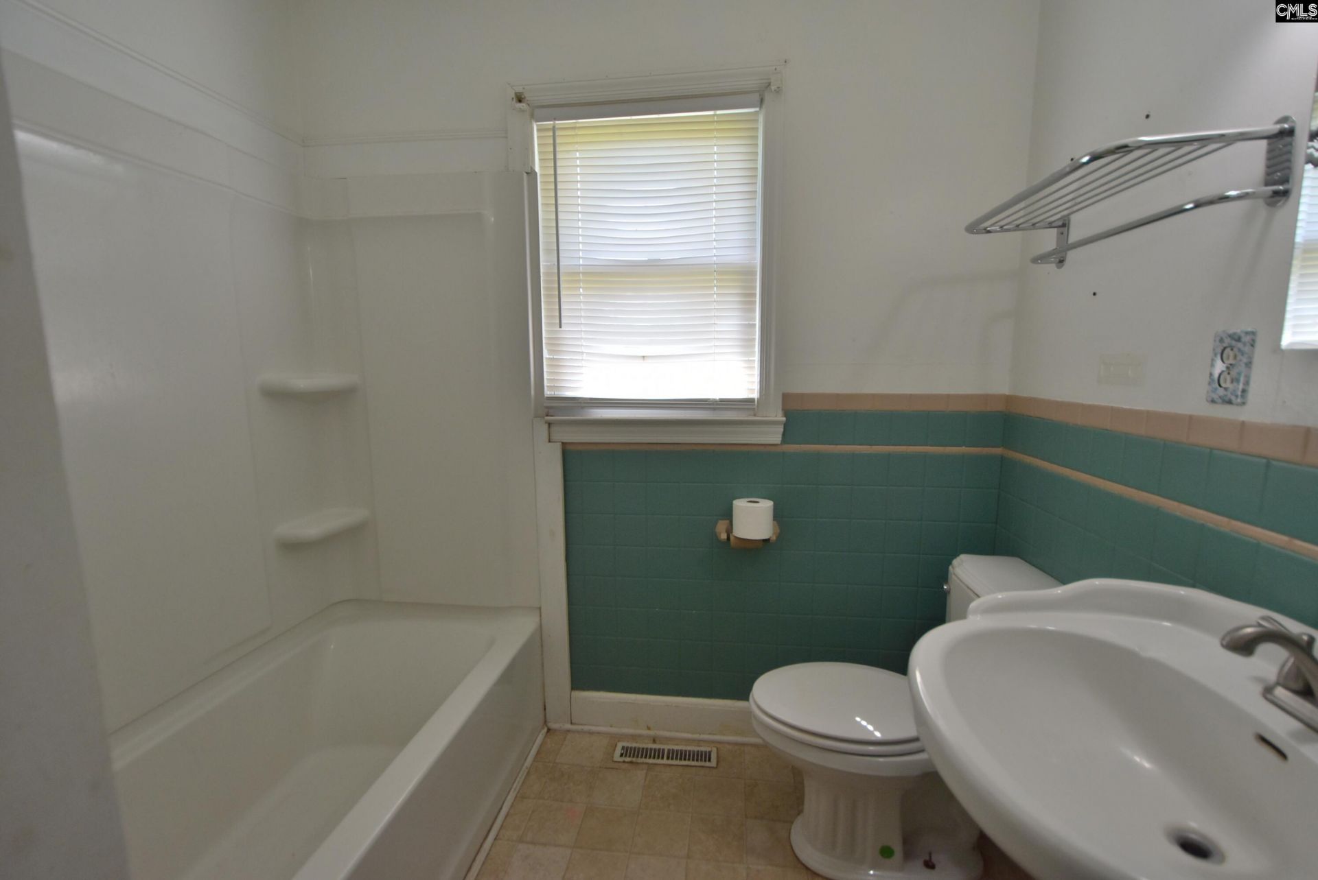 209 Noble Street Photo 17