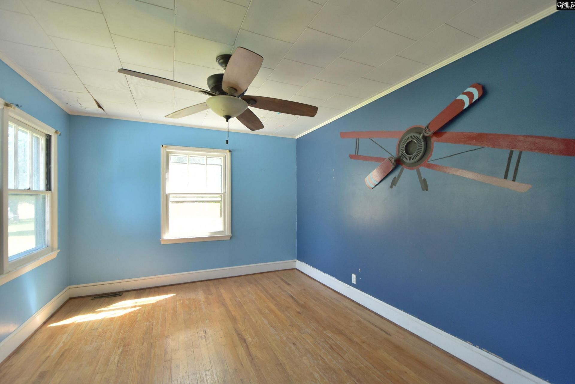 209 Noble Street Photo 18