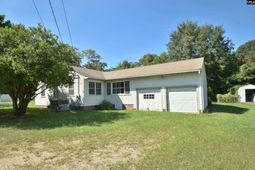 209 Noble Street photo 4
