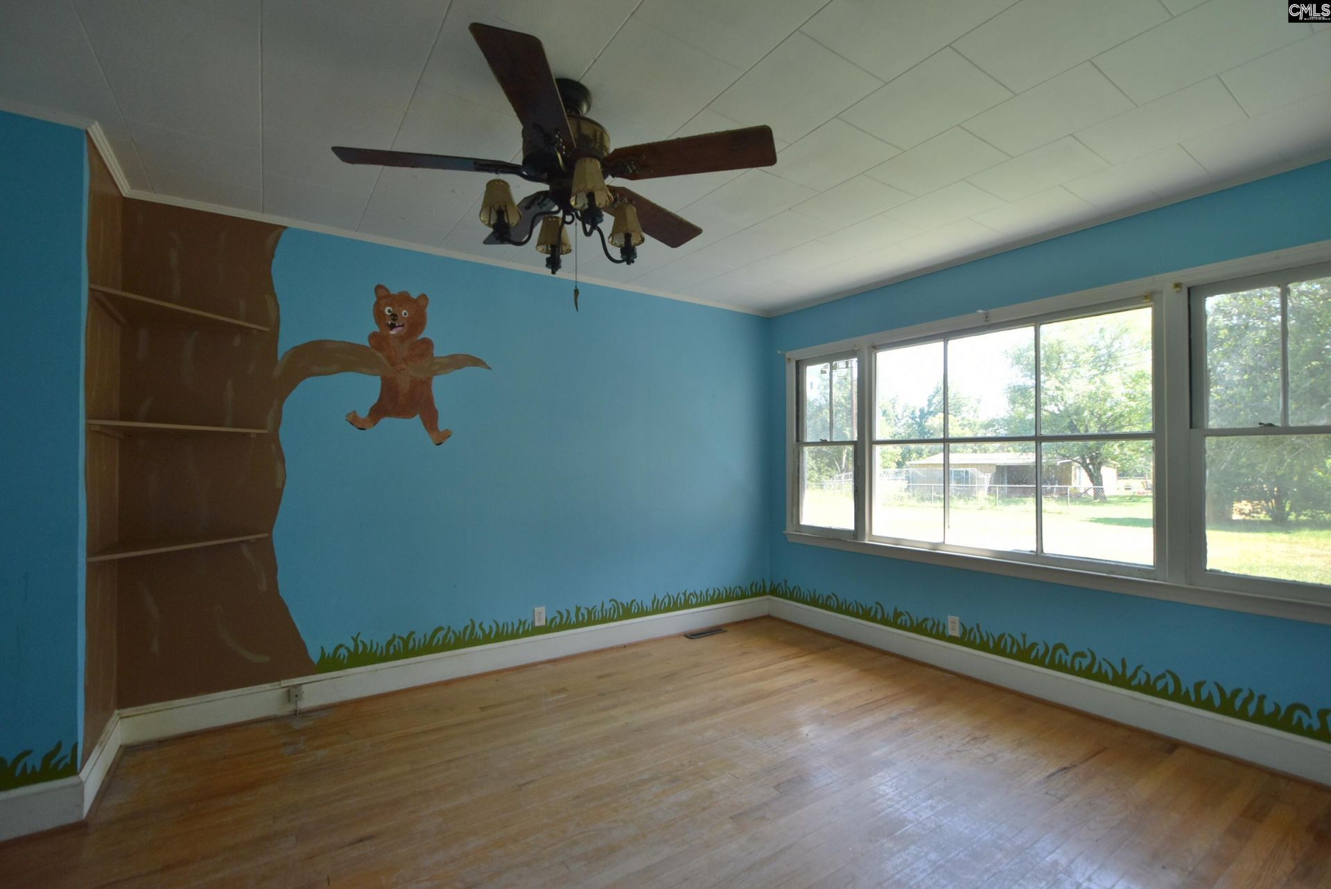 209 Noble Street Photo 20