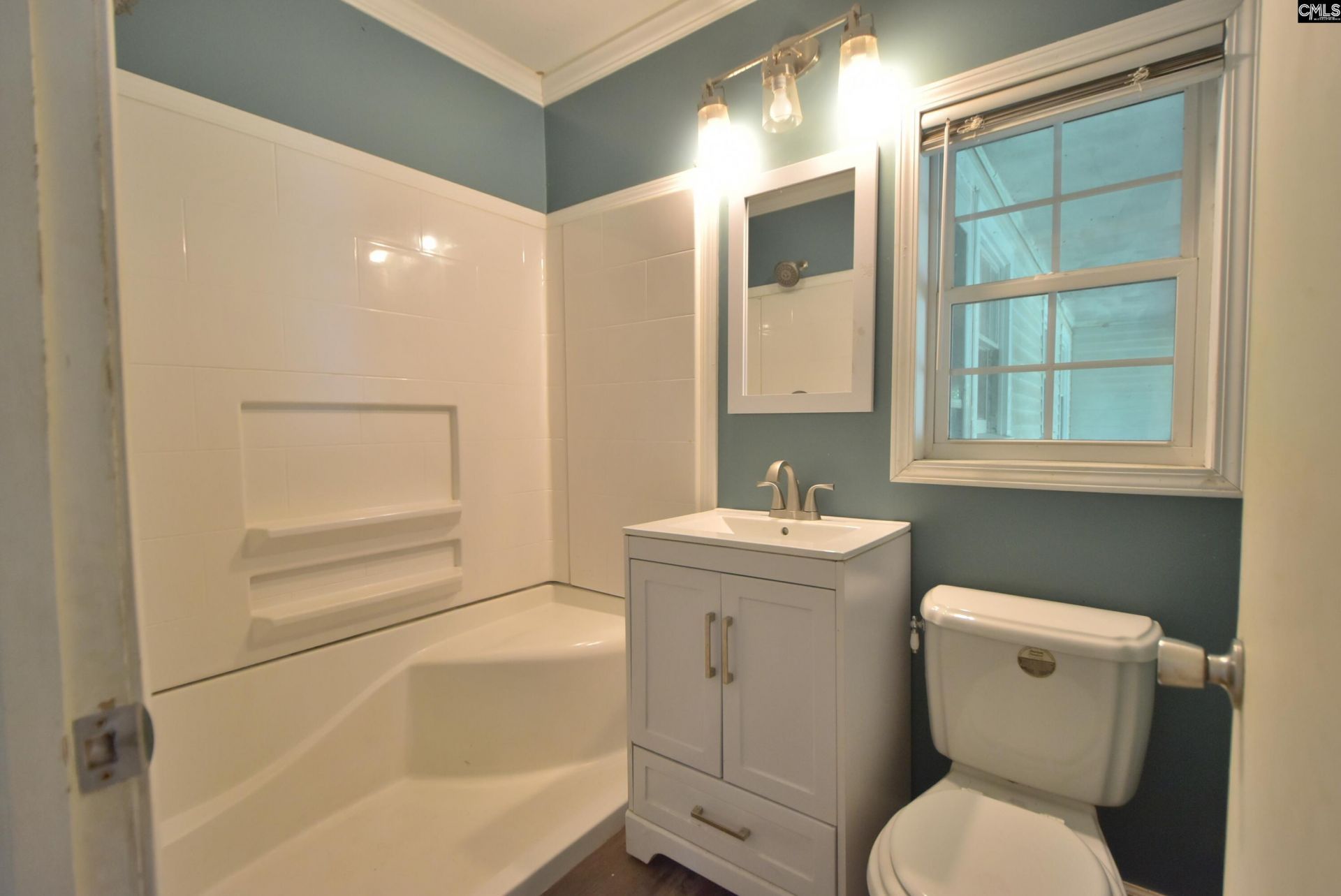 209 Noble Street Photo 21