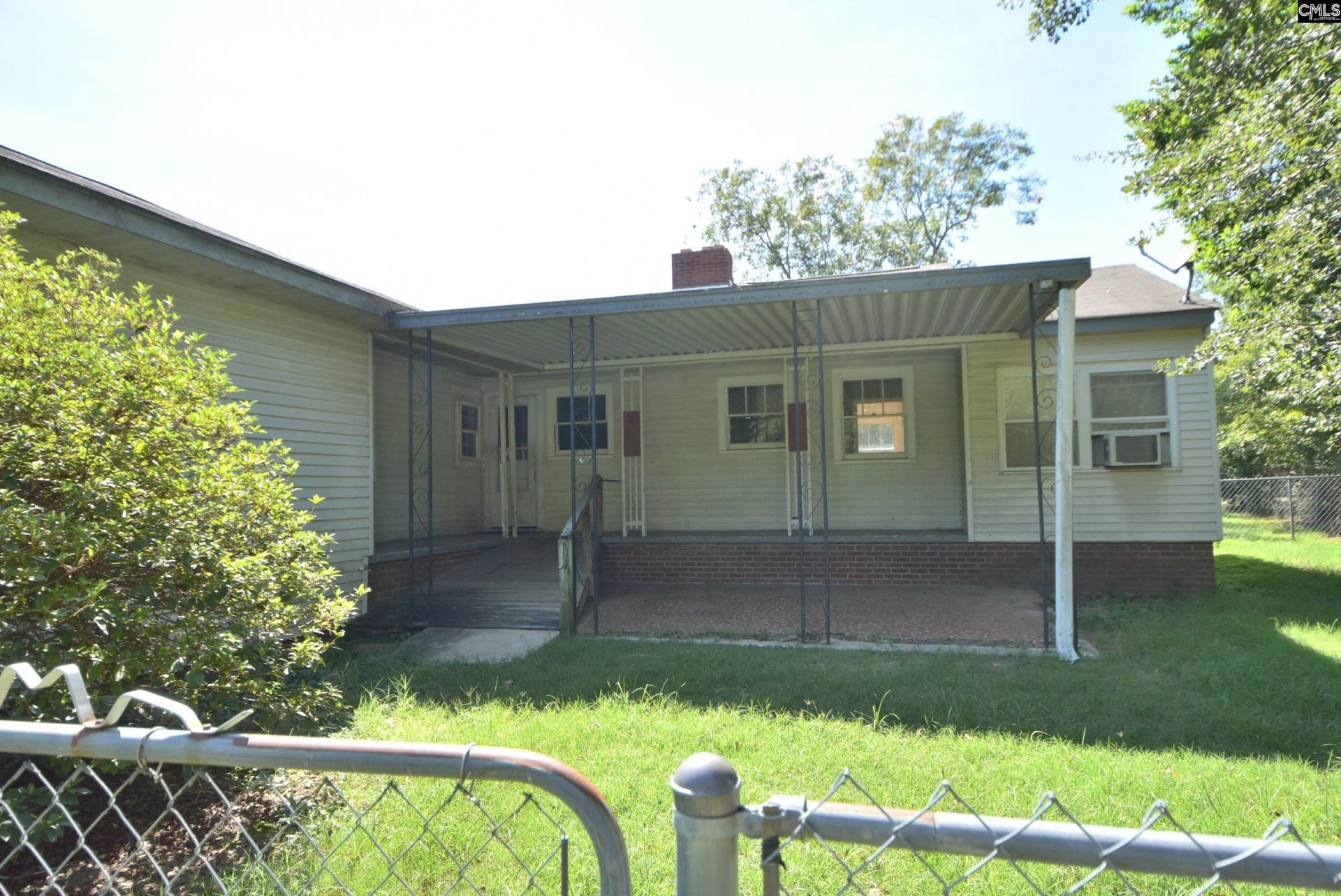 209 Noble Street Photo 4