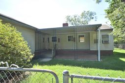 209 Noble Street photo 4
