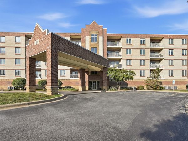 Unit 108, Elmhurst, IL 60126