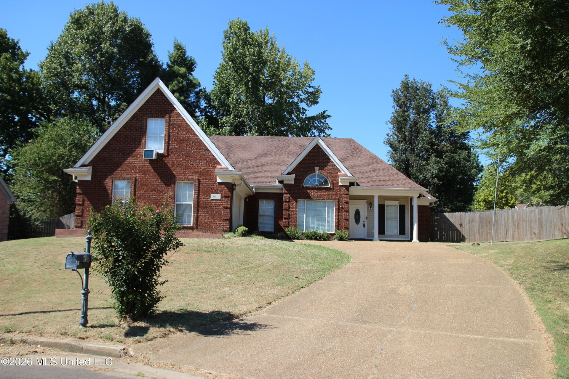 910 Scotch Pine Cove, Southaven, MS 38671 Main Photo