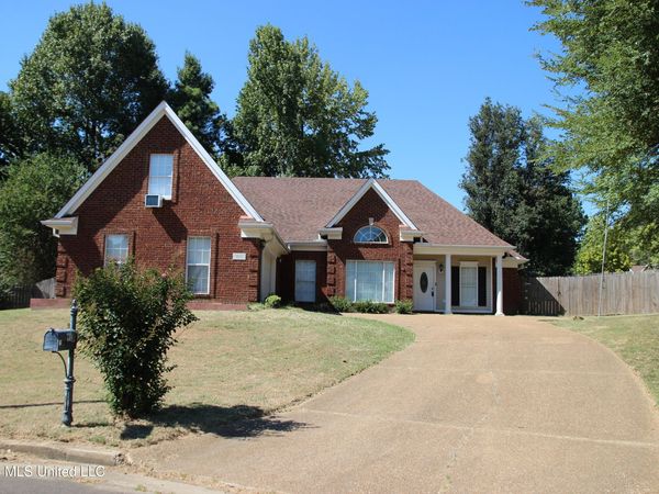910 Scotch Pine Cove, Southaven, MS 38671