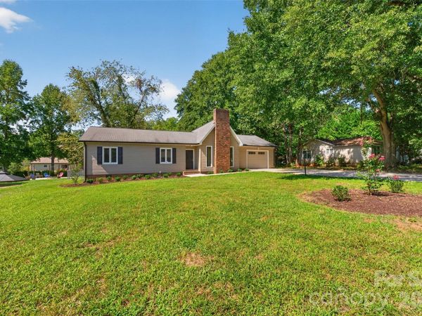 1711 Piney Road , Hickory, NC 28602